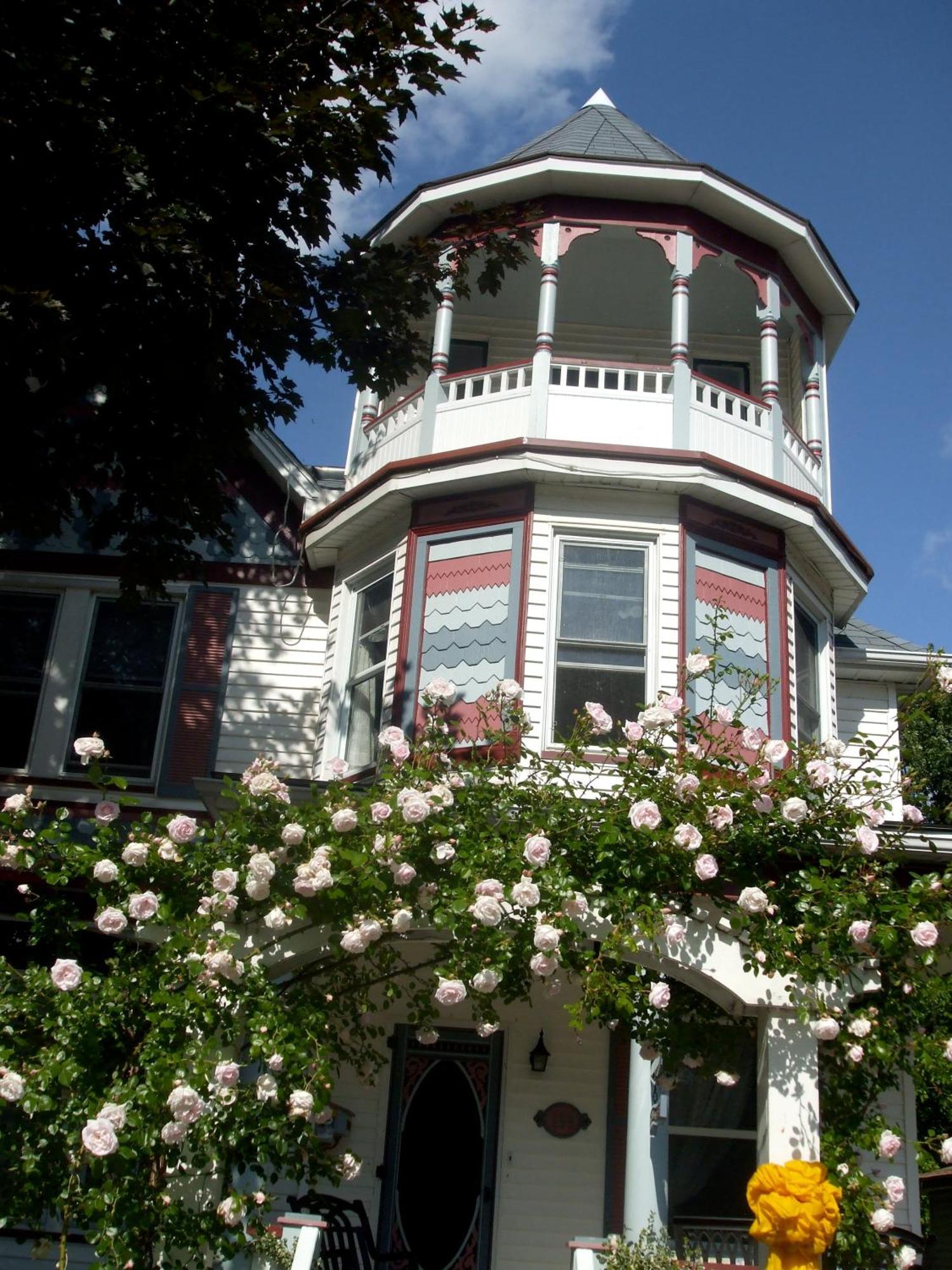 Bondy House Bed & Breakfast Amherstburg ภายนอก รูปภาพ