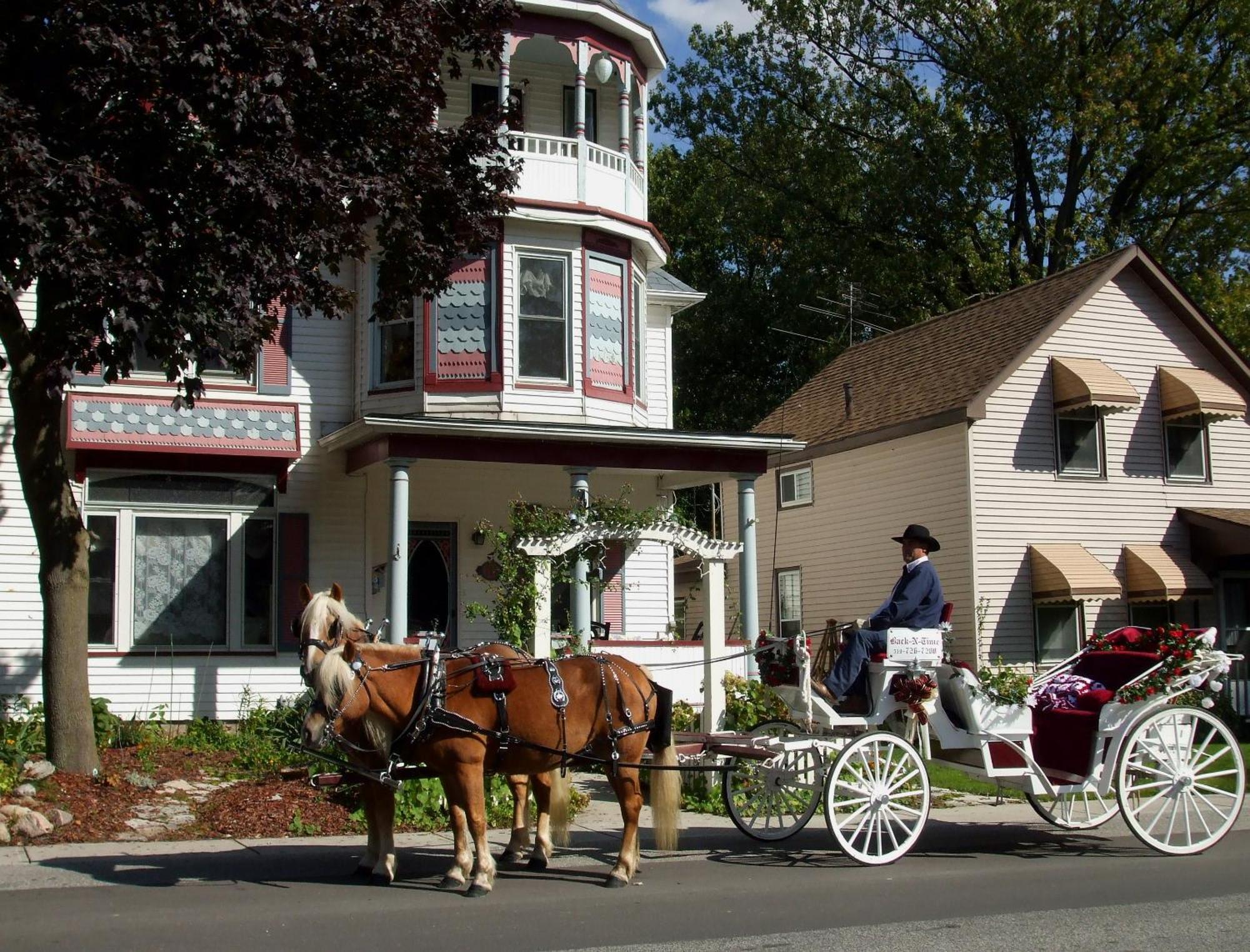 Bondy House Bed & Breakfast Amherstburg ภายนอก รูปภาพ