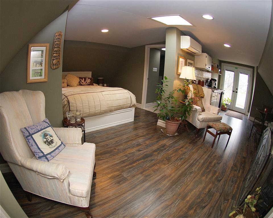 Bondy House Bed & Breakfast Amherstburg ภายนอก รูปภาพ